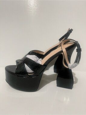 Kayleen by Los Angeles Platform Block Heel Sandals - Black